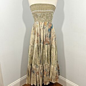 Elegant Floral Strapless Midi Dress